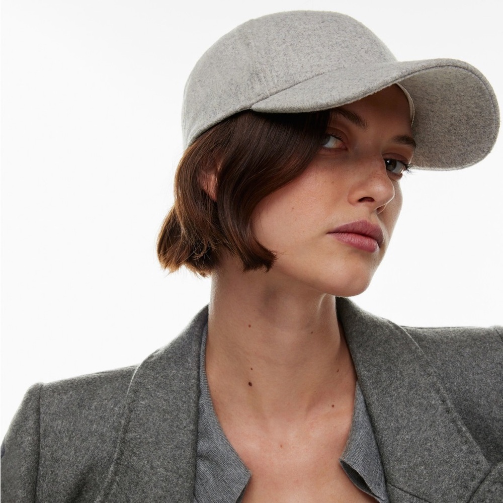 Babaton Premier Baseball Cap in Heather Grey